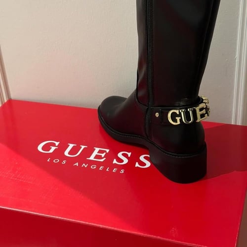 Guess - مقاس ٣٧ ونص