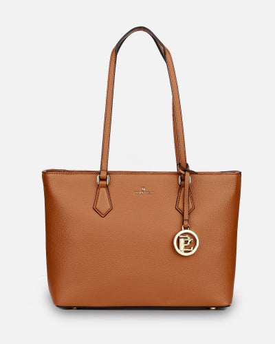 شنطة نسائية من الجلد باللون البني