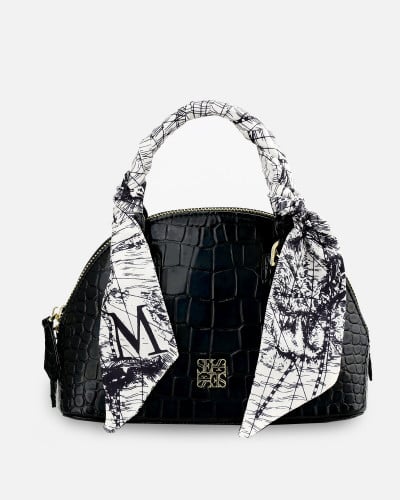 شنطة نسائية بتصميم أنيق بلون أسود