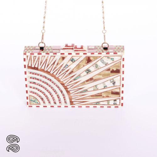 حقيبة الصدف والاكريلك