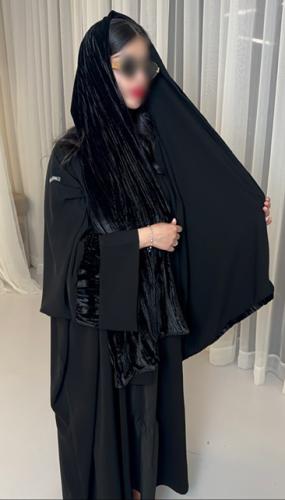 N47 - نص بشت - قماش ملكي- اضافة مخمل - اسود