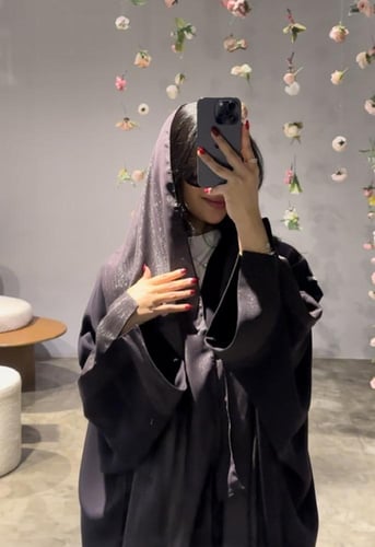 N38- (بنفسجي غامق) - قصة نص بشت بإضافة قماش لمعة