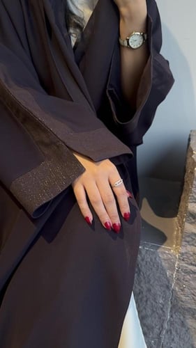 N38- (بنفسجي غامق) - قصة نص بشت بإضافة قماش لمعة