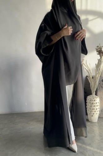 N38- (زيتي غامق) - قصة نص بشت بإضافة قماش لمعة