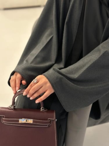 N44 - عباية رسمية - رمادي