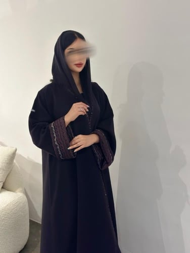- عباية نص كلوش (كشمير درجات البرغندي والبنفسجي )...