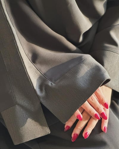 N38- (زيتي غامق) - قصة نص بشت بإضافة قماش لمعة