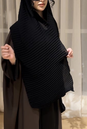 طرحة بكسرات (أسود)