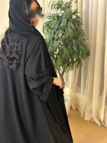 N29- نص كلوش -كتان/جاكار بالأكمام (أسود)