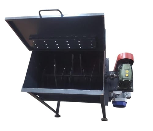 خلاط اعلاف فيتنامي BT-100 سعة 380 كيلو انتاج 1200...