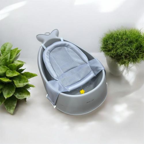 حوض استحمام للأطفال على شكل حوت