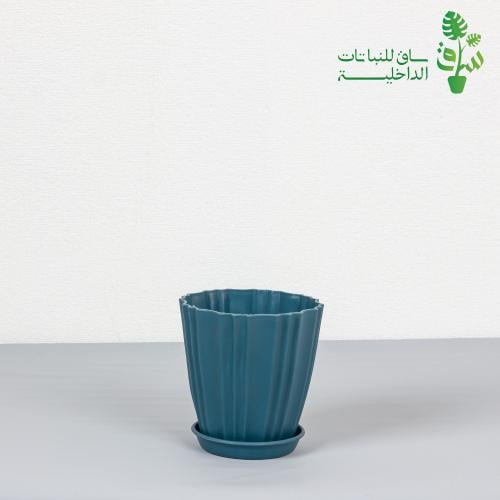 مركن بلاستيكي مع قاعدة