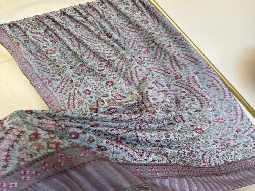 شال كشميري عريض مزين بالتطويز الكامل *١