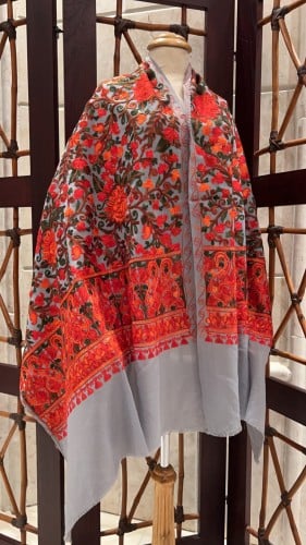 شال كشميري فخم مزين بالتطريز ٦