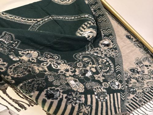 شال كشميري مزين بالتطويز الصوف بوجهين *٨