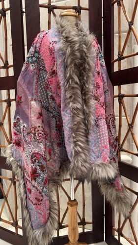 شال كشميري فخم مزين بالفرو *٦