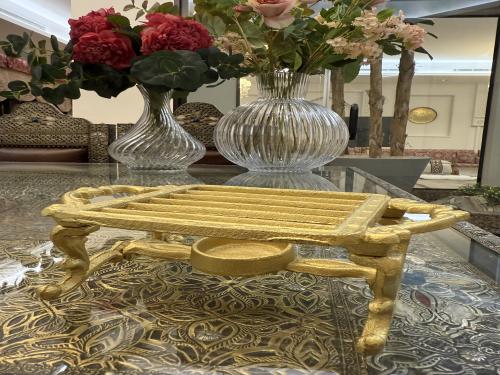 قاعده قهوه ذهبي