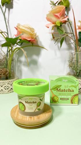 مقشر جوجي ماتشا لتفتيح بشرة الوجه