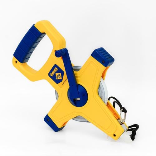 مازورة حديد مع يد