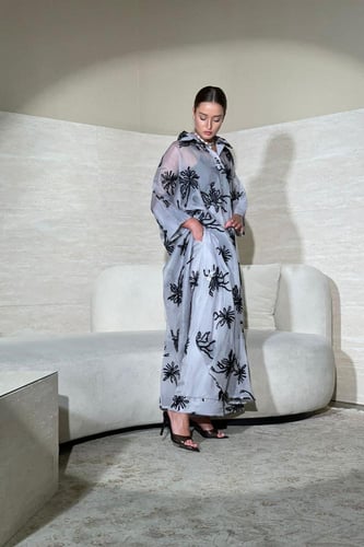 طقم جازار حرير خفيف مكون من قطعتين (قميص وبنطلون)...