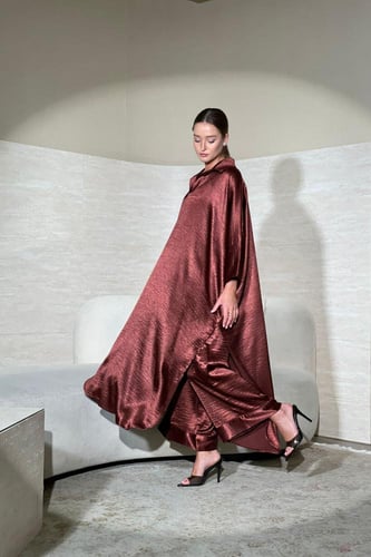 طقم حرير مكون من قطعتين (قميص وبنطلون) فري سايز