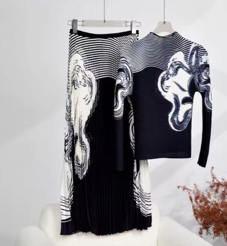 مياكي-طقم نسائي بطبعة زهور