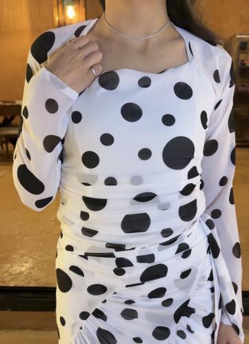 White polka dot-top