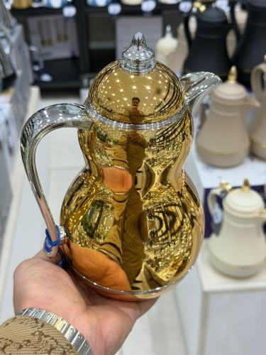 دلة قهوة عربية فاخرة لون ذهبي