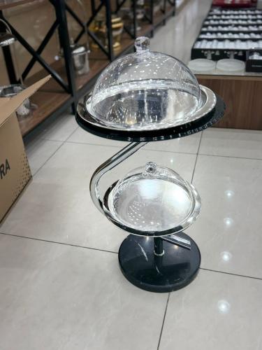 صواني معدن بغطاء اكرليك مقاس صغير