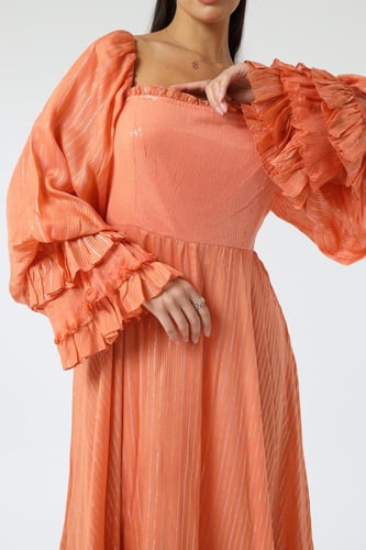 فستان طويل كشكش