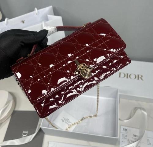 ديور عودي سير لؤلؤ ماستر