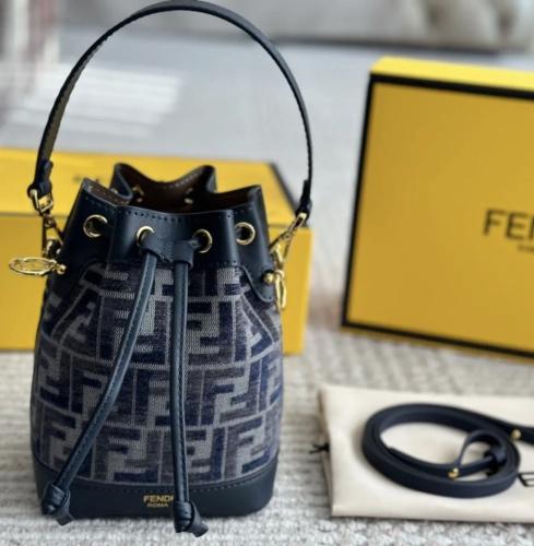 شنطة فندي ماستر