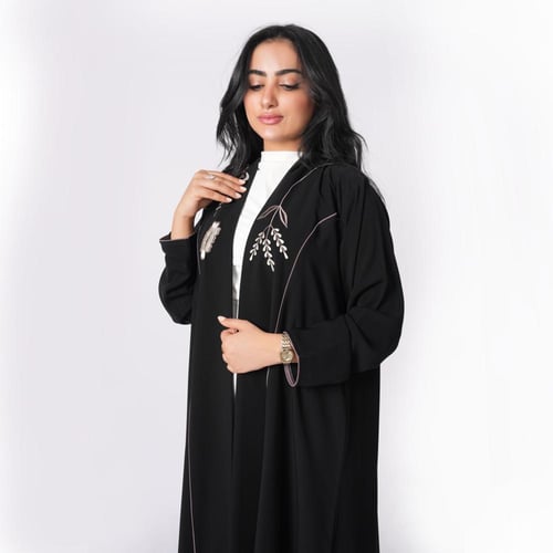 عباية سوداء بتطريز يدوي مع الامام مع خيوط ملونة
