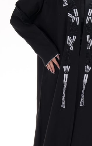 عباية عملية فاخرة بتطريز يدوي باضافة الخرز على الو...