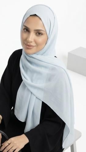 طرحة سادة باللون السماوي الفاتح