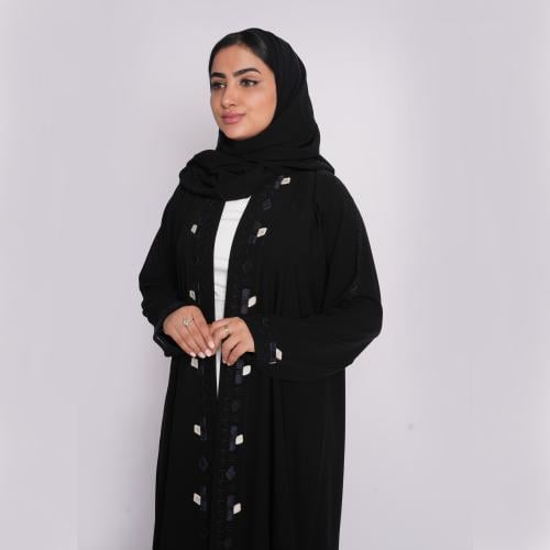 عباية سوداء بتطريز باللون الاسود، ابيض، البنفسجي و...