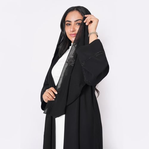 عباية سوداء بتطريز يدوي فالأكمام والامام مع كرستال