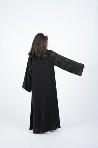 عباية بناتي بقماش إنترنت فاخر