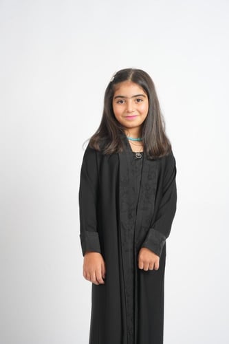 عباية بناتي بقماش إنترنت فاخر