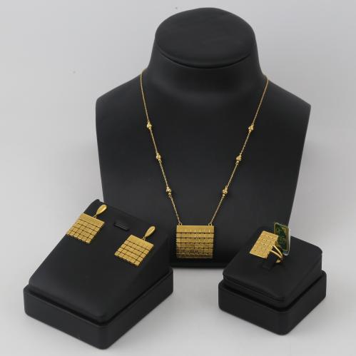 نصف طقم ذهب مربع ذهب مميز - عيار 21