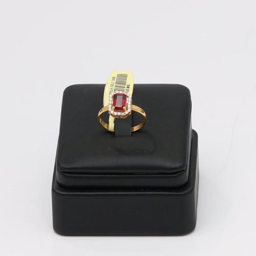 طقم ذهب ورود مع مستطيل احمر - عيار 21