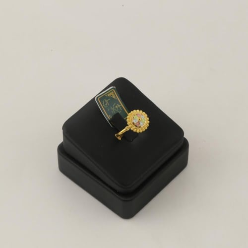 طقم ذهب ورود و دوائر ملونة - عيار 21