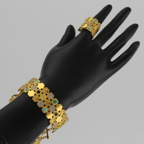 اسوارة و خاتم ذهب بتصميم مميز بألوان فريدة - عيار...