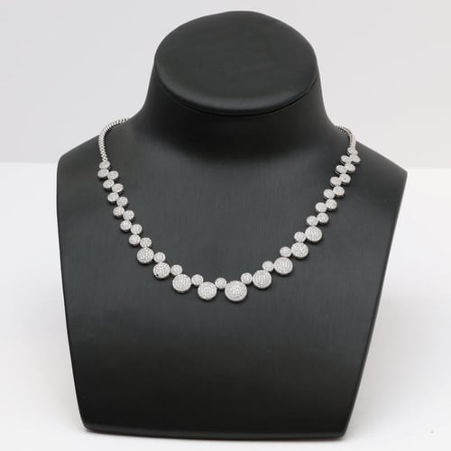 طقم ذهب ابيض بتصميم دوائر جميل - عيار 18