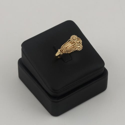 طقم ذهب بتصميم ياباني جميل - عيار 21