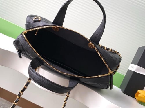 شنطة نسائيه Chanel ماستر