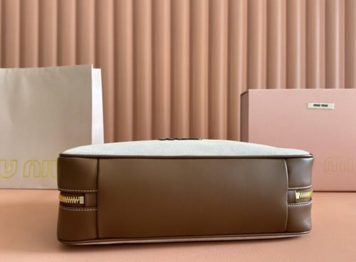 شنطة نسائية miumiu ماستر