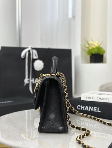 شنطة نسائية Chanel ماستر