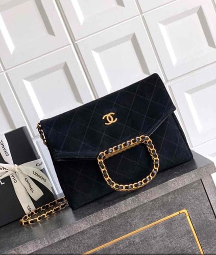 شنطة نسائيه Chanel ماستر