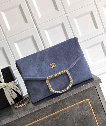 شنطة نسائيه Chanel ماستر